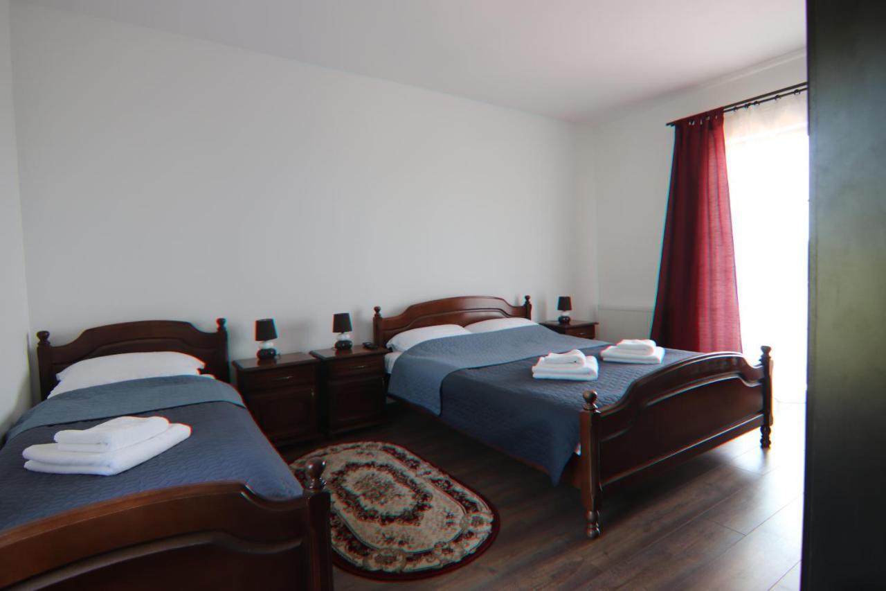 Pensiunea Emelys, Iasi Barnova Exterior photo