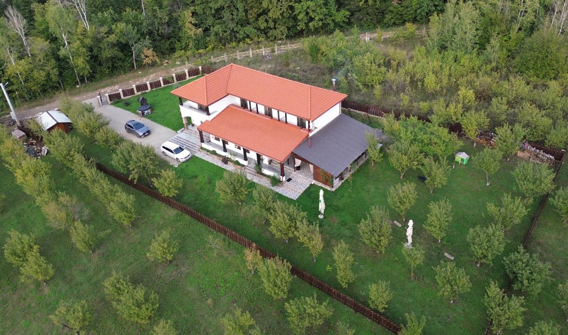 Pensiunea Emelys, Iasi Barnova Exterior photo